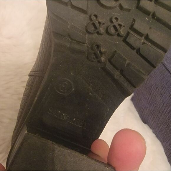 Sam & Libby heeled boots with tread. Sz 8 - Picture 11 of 14